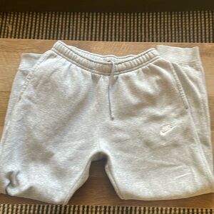 Men’s Nike sweatpants.